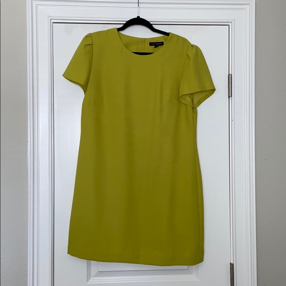 NWOT- Chartreuse/Green Shift Dress Banana Republic